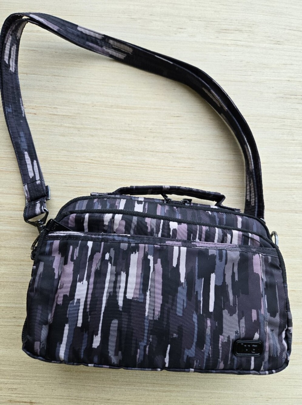 Lug Scoop crossbody bag